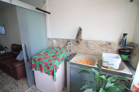 Casa à venda com 270m², 3 quartos e 2 vagasÁrea de Serviço