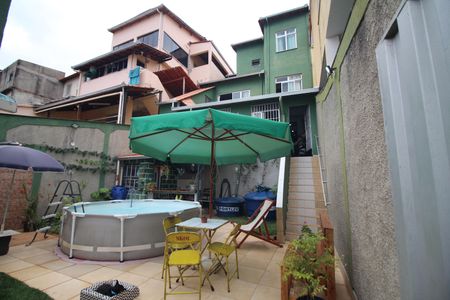 Casa à venda com 270m², 3 quartos e 2 vagasQuintal