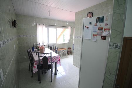 Casa à venda com 270m², 3 quartos e 2 vagasCozinha