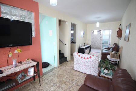 Casa à venda com 270m², 3 quartos e 2 vagasSala