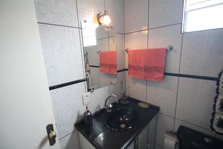 Casa à venda com 270m², 3 quartos e 2 vagasBanheiro 2