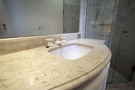 Apartamento à venda com 340m², 6 quartos e 4 vagasBanheiro da Suíte 3