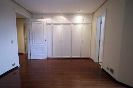 Apartamento à venda com 340m², 6 quartos e 4 vagasSuíte 2