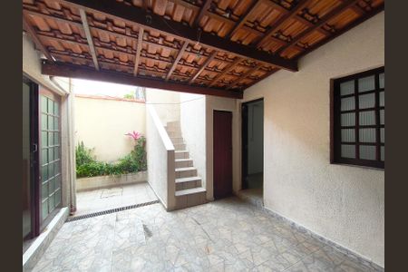 Casa à venda com 230m², 4 quartos e 4 vagasQuintal