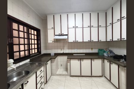 Casa à venda com 230m², 4 quartos e 4 vagasCozinha