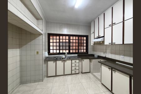 Casa à venda com 230m², 4 quartos e 4 vagasCozinha
