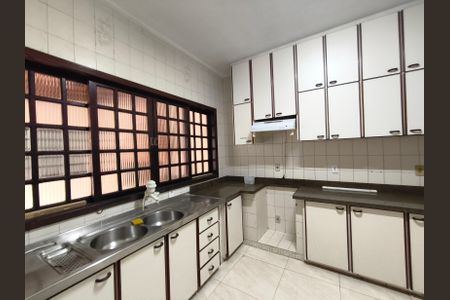 Casa à venda com 230m², 4 quartos e 4 vagasCozinha