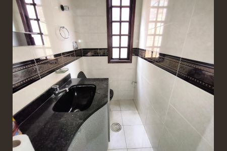 Casa à venda com 230m², 4 quartos e 4 vagasLavabo