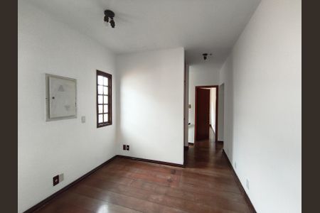 Casa à venda com 230m², 4 quartos e 4 vagasEscritório