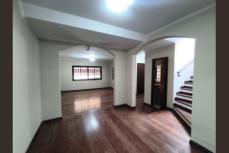 Casa à venda com 230m², 4 quartos e 4 vagasSala