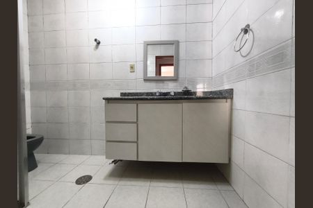 Casa à venda com 230m², 4 quartos e 4 vagasBanheiro