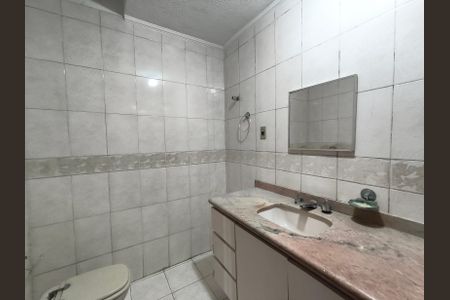 Casa à venda com 230m², 4 quartos e 4 vagasBanheiro da Suíte