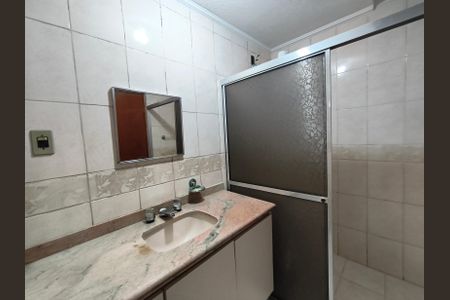 Casa à venda com 230m², 4 quartos e 4 vagasBanheiro da Suíte