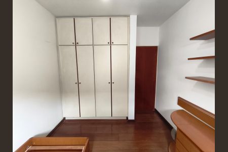 Casa à venda com 230m², 4 quartos e 4 vagasQuarto 2
