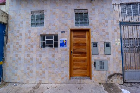 Casa para alugar com 40m², 1 quarto e sem vaga Casa para alugar com 40m², 1 quarto e sem vagaFachada