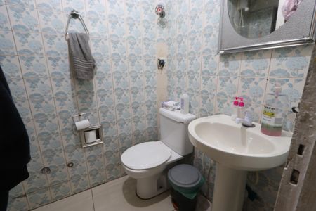 Casa à venda com 139m², 5 quartos e 2 vagasBanheiro - Casa 2