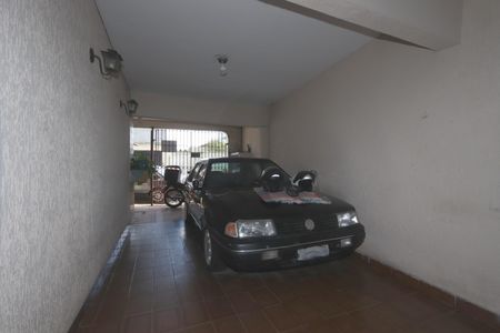 Casa à venda com 139m², 5 quartos e 2 vagas Casa à venda com 139m², 5 quartos e 2 vagasÁrea comum