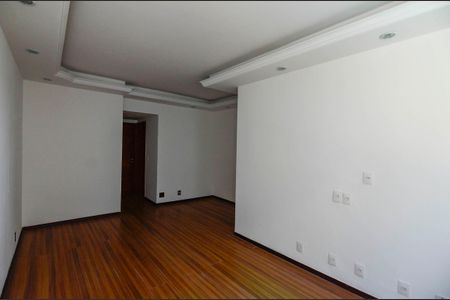 Apartamento à venda com 76m², 2 quartos e 1 vagaSala