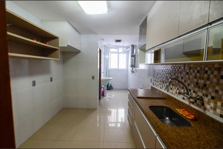 Apartamento à venda com 76m², 2 quartos e 1 vagaCozinha