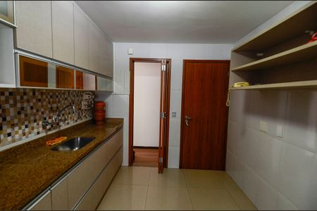 Apartamento à venda com 76m², 2 quartos e 1 vagaCozinha