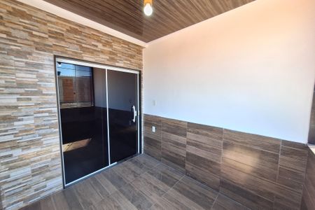 Casa para alugar com 90m², 3 quartos e sem vagaVaranda