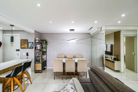 Apartamento à venda com 68m², 2 quartos e 1 vaga Apartamento à venda com 68m², 2 quartos e 1 vagaSala