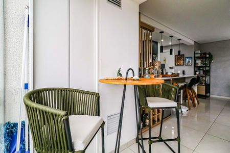 Apartamento à venda com 68m², 2 quartos e 1 vaga Apartamento à venda com 68m², 2 quartos e 1 vagaVaranda