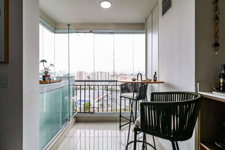 Apartamento à venda com 68m², 2 quartos e 1 vaga Apartamento à venda com 68m², 2 quartos e 1 vagaVaranda