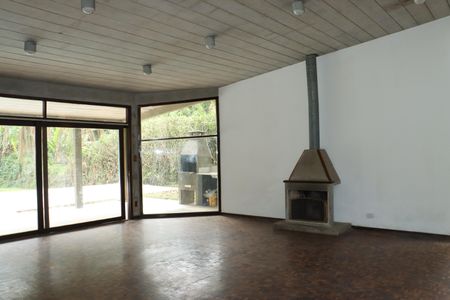 Casa de condomínio para alugar com 723m², 5 quartos e 2 vagasSala