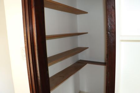 Casa de condomínio para alugar com 723m², 5 quartos e 2 vagasDespensa