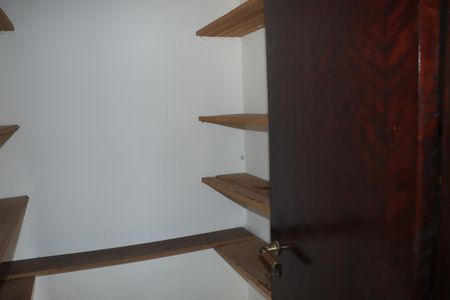 Casa de condomínio para alugar com 723m², 5 quartos e 2 vagasDespensa