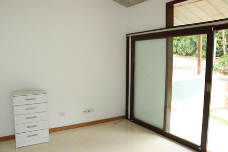 Casa de condomínio para alugar com 723m², 5 quartos e 2 vagasQuarto 2