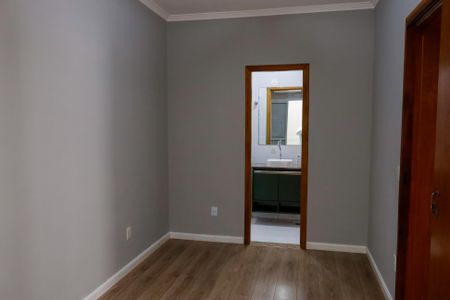 Casa de condomínio à venda com 92m², 3 quartos e 2 vagas Casa de condomínio à venda com 92m², 3 quartos e 2 vagasSuíte