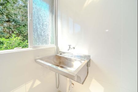 Apartamento à venda com 68m², 3 quartos e sem vagaCozinha e Área de Serviço