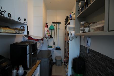 Apartamento à venda com 79m², 2 quartos e 1 vagaÁrea de Serviço