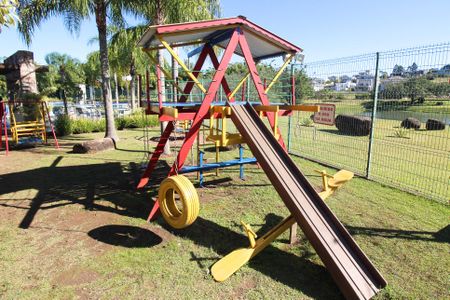 Casa de condomínio à venda com 248m², 4 quartos e 4 vagas Casa de condomínio à venda com 248m², 4 quartos e 4 vagasÁrea comum - Playground