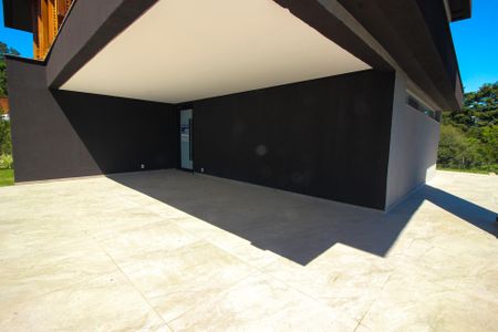 Casa de condomínio à venda com 248m², 4 quartos e 4 vagas Casa de condomínio à venda com 248m², 4 quartos e 4 vagasGaragem