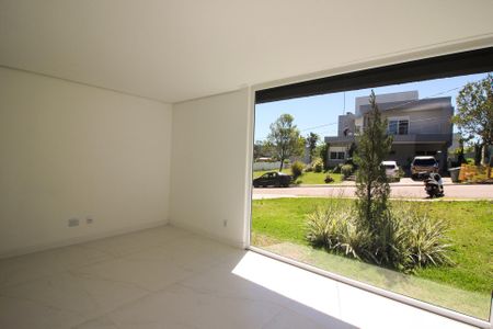 Casa de condomínio à venda com 248m², 4 quartos e 4 vagas Casa de condomínio à venda com 248m², 4 quartos e 4 vagasSuíte 4