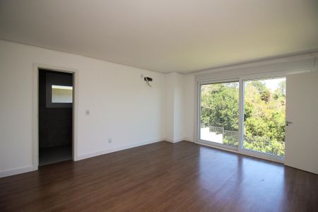 Casa de condomínio à venda com 248m², 4 quartos e 4 vagas Casa de condomínio à venda com 248m², 4 quartos e 4 vagasSuíte 3