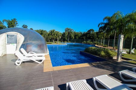 Casa de condomínio à venda com 248m², 4 quartos e 4 vagas Casa de condomínio à venda com 248m², 4 quartos e 4 vagasÁrea comum - Piscina