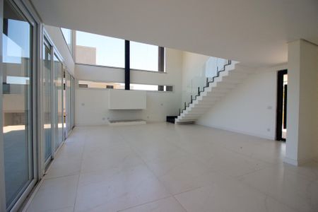 Sala de casa de condomínio à venda com 4 quartos, 248m² em Vila Nova, Porto Alegre