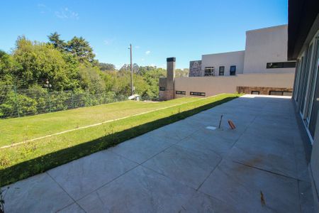 Casa de condomínio à venda com 248m², 4 quartos e 4 vagas Casa de condomínio à venda com 248m², 4 quartos e 4 vagasQuintal