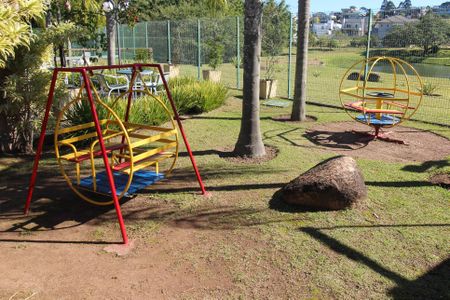 Casa de condomínio à venda com 248m², 4 quartos e 4 vagas Casa de condomínio à venda com 248m², 4 quartos e 4 vagasÁrea comum - Playground