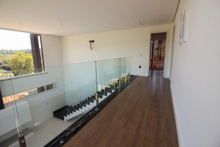 Casa de condomínio à venda com 248m², 4 quartos e 4 vagas Casa de condomínio à venda com 248m², 4 quartos e 4 vagasCorredor