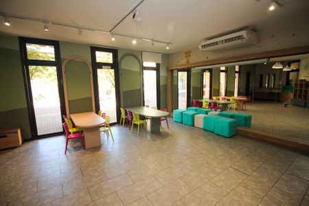 Casa de condomínio à venda com 248m², 4 quartos e 4 vagas Casa de condomínio à venda com 248m², 4 quartos e 4 vagasÁrea comum - Brinquedoteca