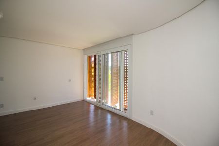 Casa de condomínio à venda com 248m², 4 quartos e 4 vagas Casa de condomínio à venda com 248m², 4 quartos e 4 vagasSuíte 1