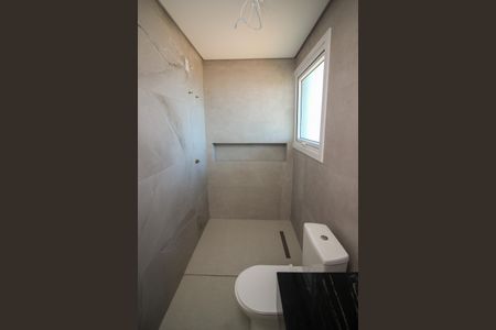 Casa de condomínio à venda com 248m², 4 quartos e 4 vagas Casa de condomínio à venda com 248m², 4 quartos e 4 vagasBanheiro da Suíte 2