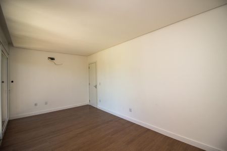 Casa de condomínio à venda com 248m², 4 quartos e 4 vagas Casa de condomínio à venda com 248m², 4 quartos e 4 vagasSuíte 2