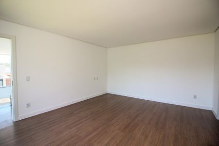 Casa de condomínio à venda com 248m², 4 quartos e 4 vagas Casa de condomínio à venda com 248m², 4 quartos e 4 vagasSuíte 3