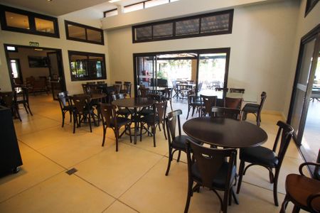 Casa de condomínio à venda com 248m², 4 quartos e 4 vagas Casa de condomínio à venda com 248m², 4 quartos e 4 vagasÁrea comum - Salão de festas 2